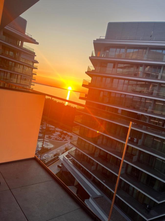 Wave Apartment Tyballtic 7Th Floor With Two Bedrooms And Sea View! Miedzyzdroje Bagian luar foto