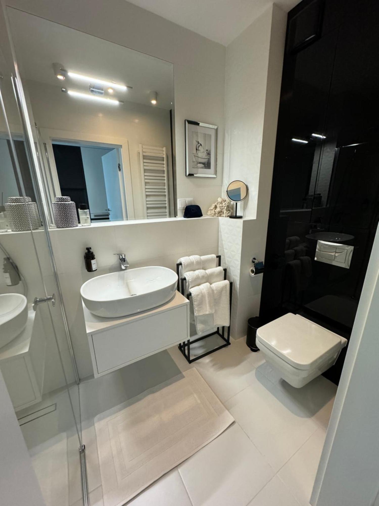 Wave Apartment Tyballtic 7Th Floor With Two Bedrooms And Sea View! Miedzyzdroje Bagian luar foto