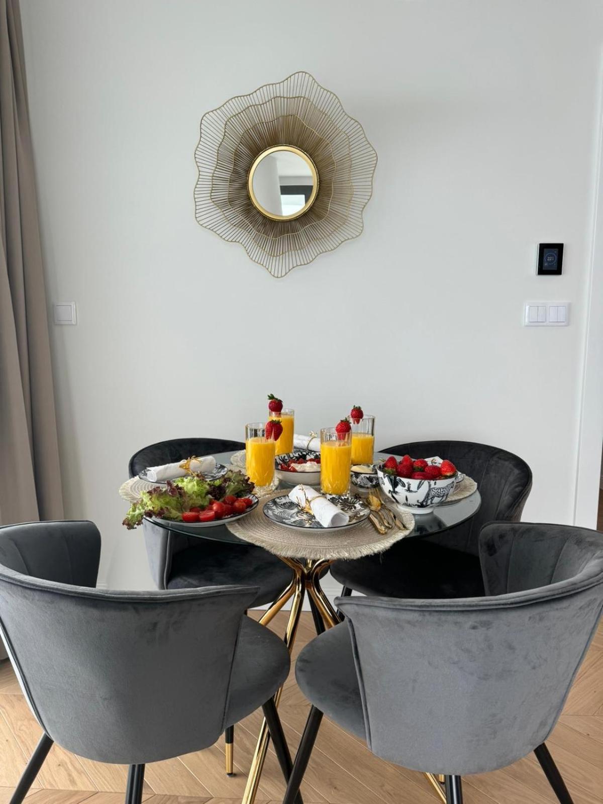 Wave Apartment Tyballtic 7Th Floor With Two Bedrooms And Sea View! Miedzyzdroje Bagian luar foto