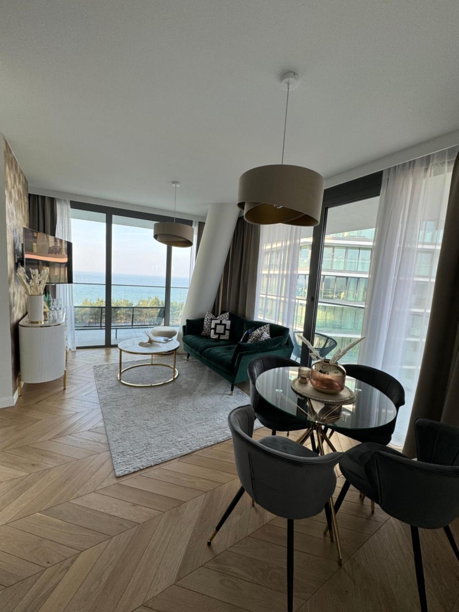 Wave Apartment Tyballtic 7Th Floor With Two Bedrooms And Sea View! Miedzyzdroje Bagian luar foto
